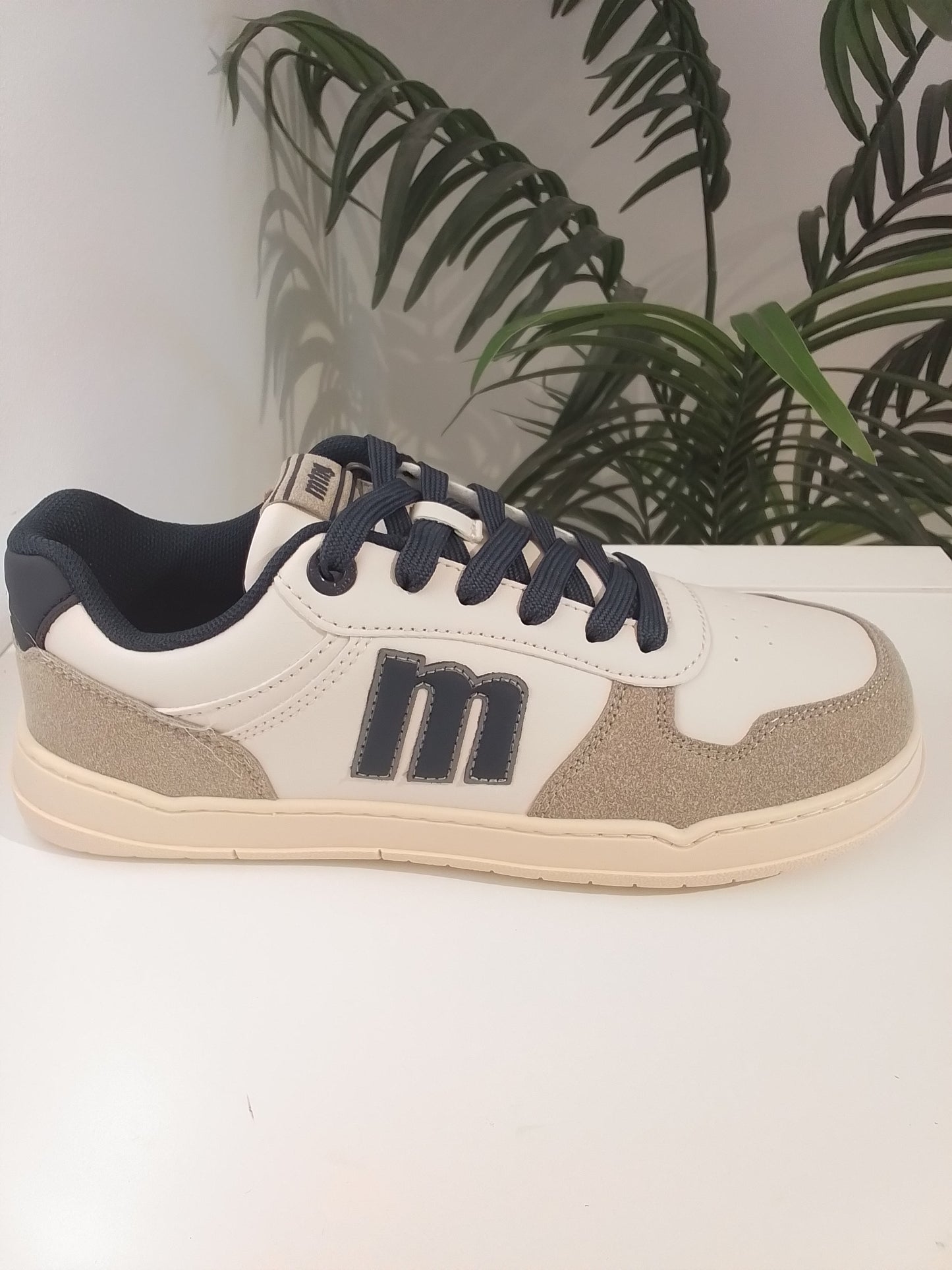 84766-IN25 BAREFOOT BLANCO GRIS MUSTANG