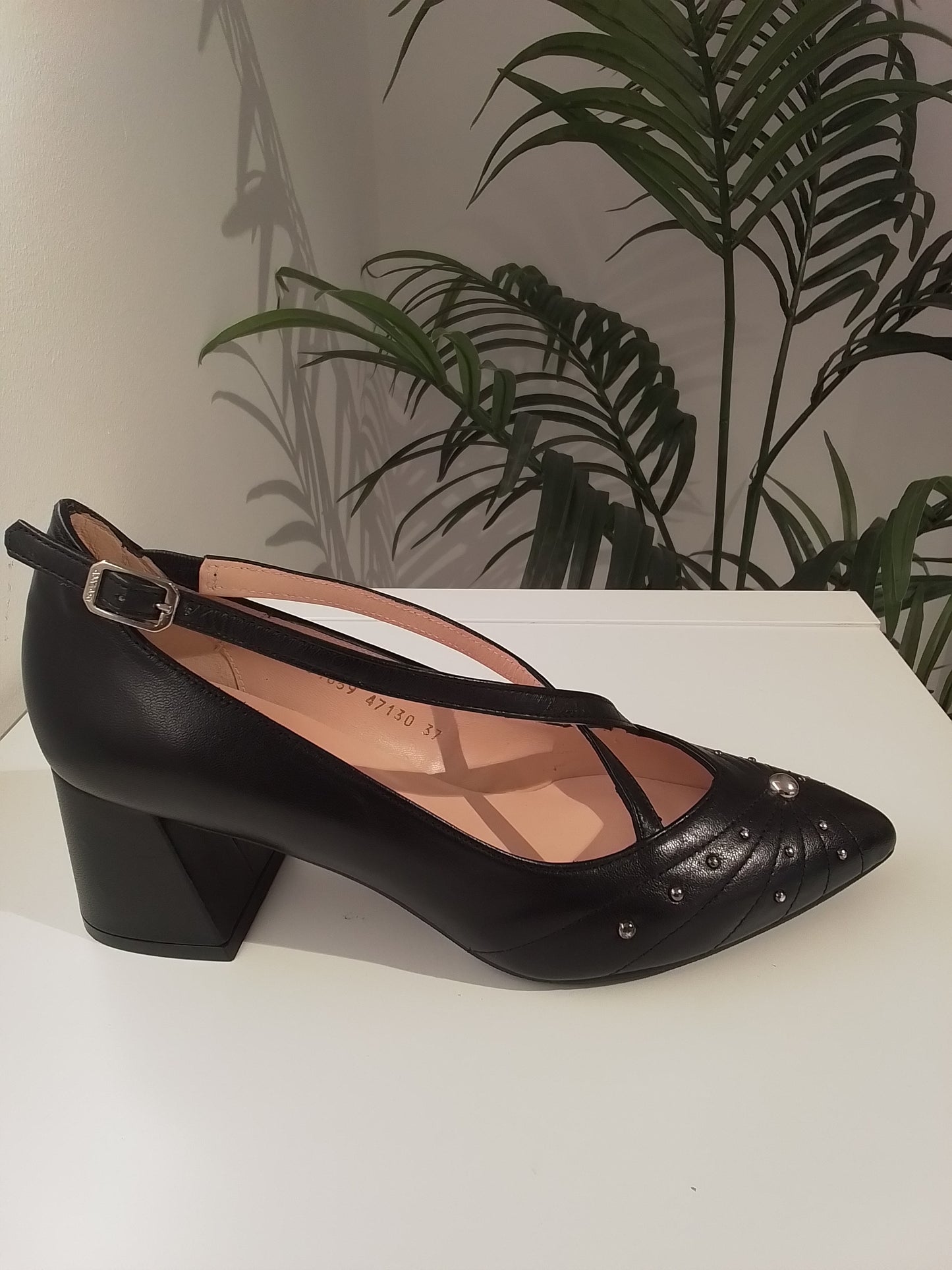 47130-IN24 negro ANGARI