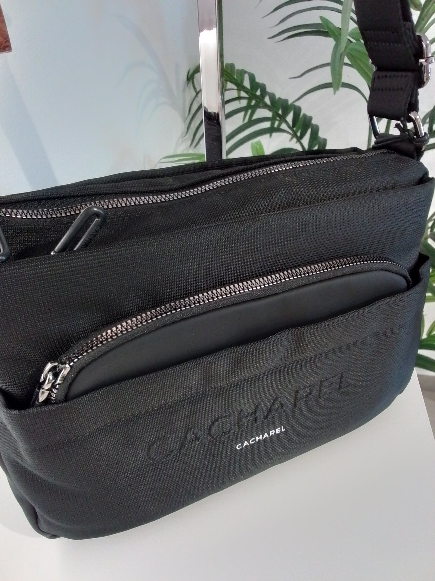CF252025-IN25 NEGRO CACHAREL