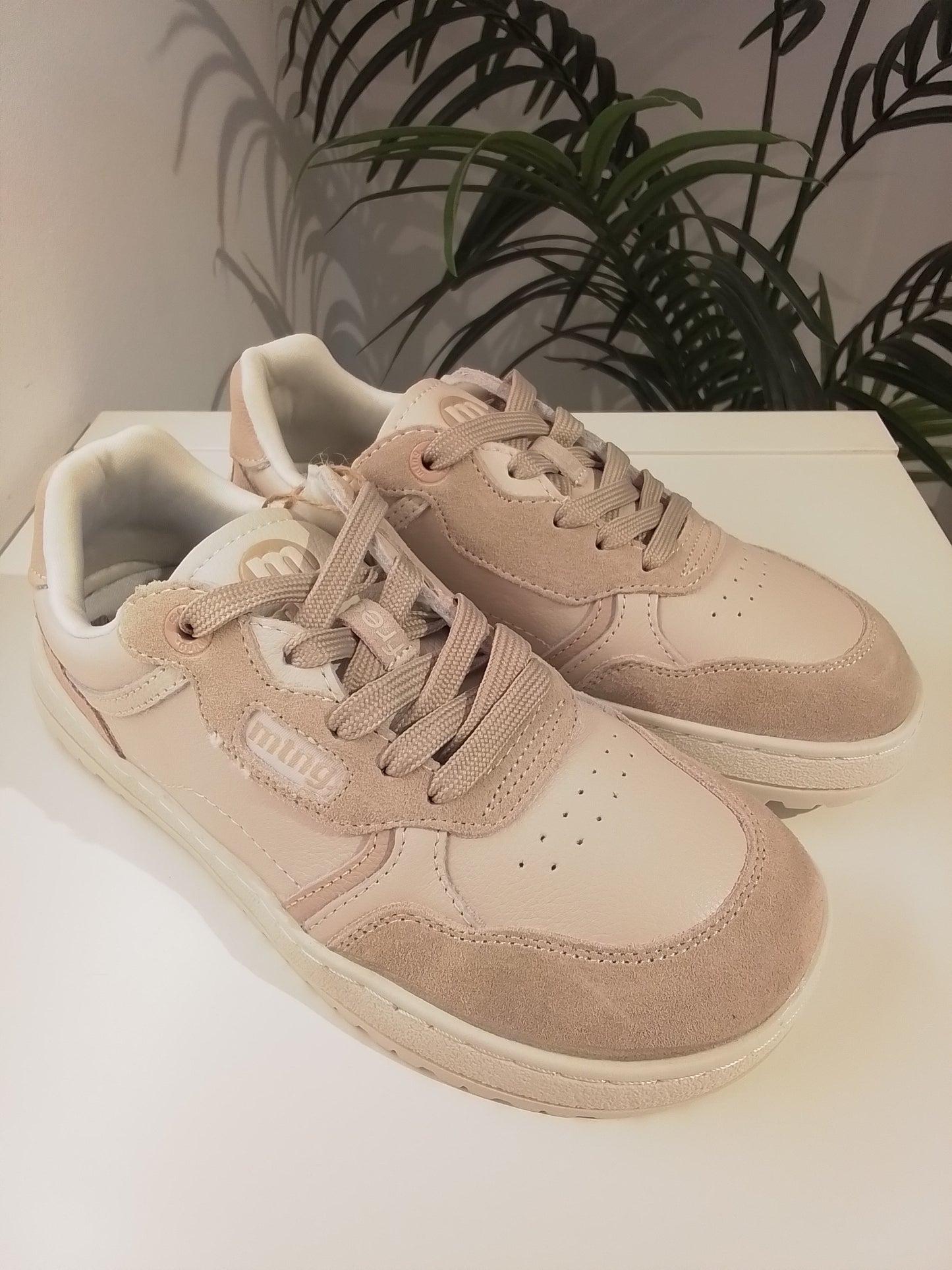 60950-IN25 BAREFOOT SUDE PINK MUSTANG