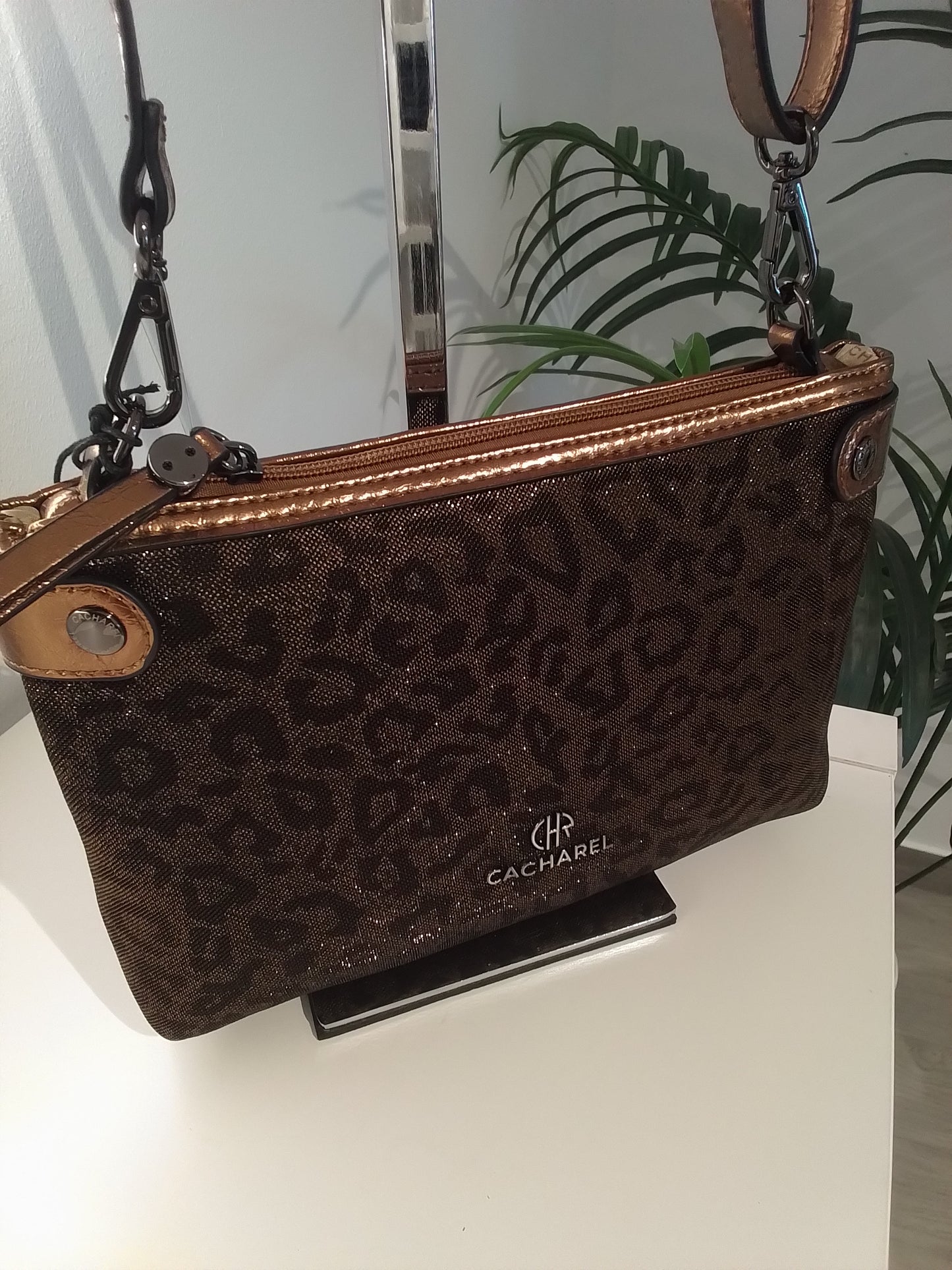 CL252051-IN25 COBRE CACHAREL