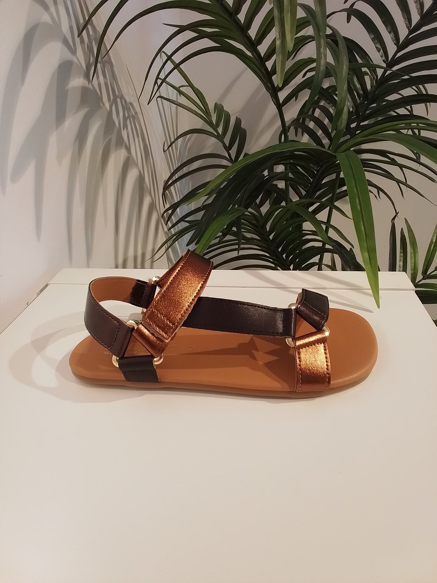 56256 BRONCE MUSTANG BAREFOOT