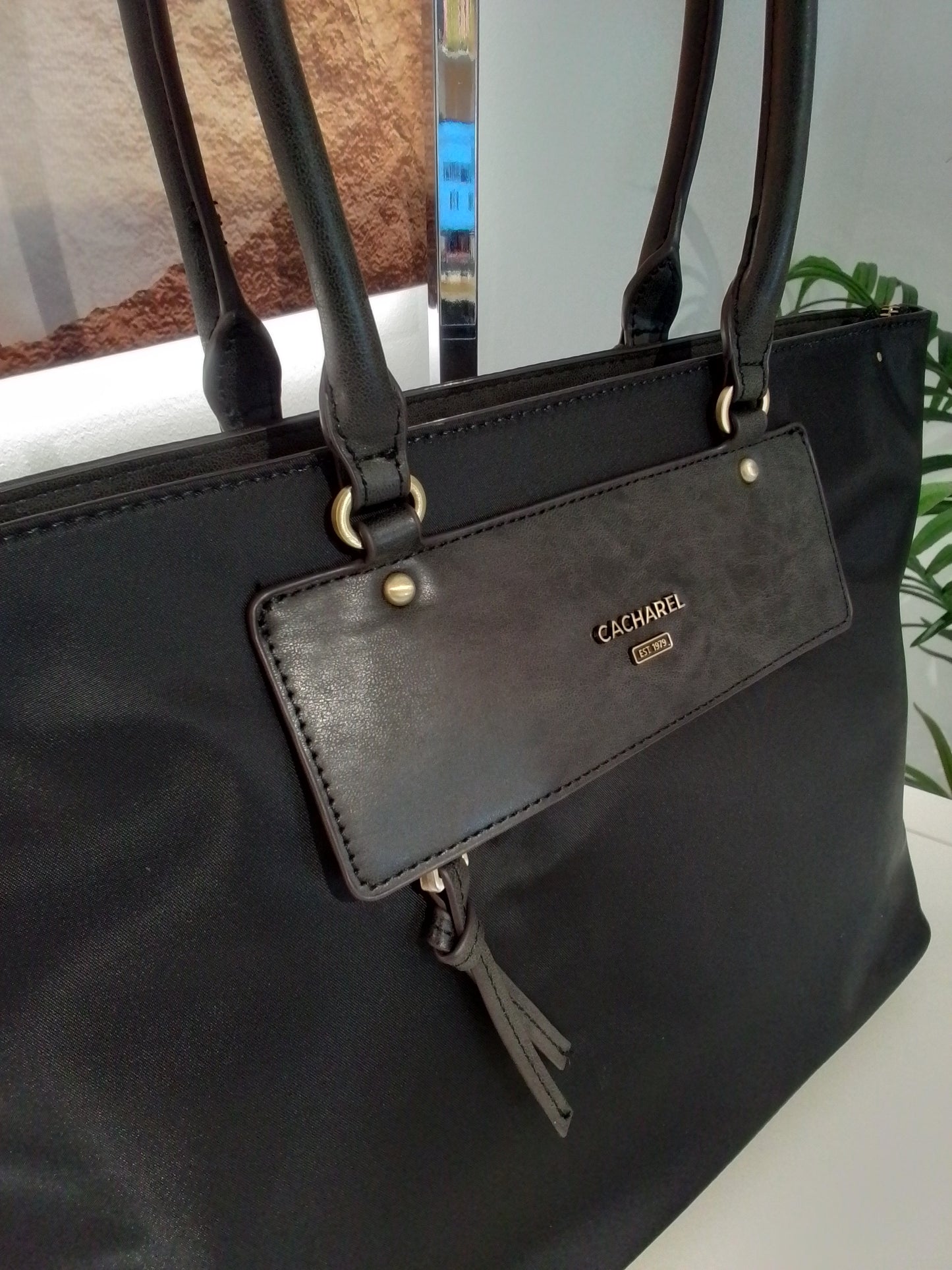 HD252234-IN25 NEGRO CACHAREL