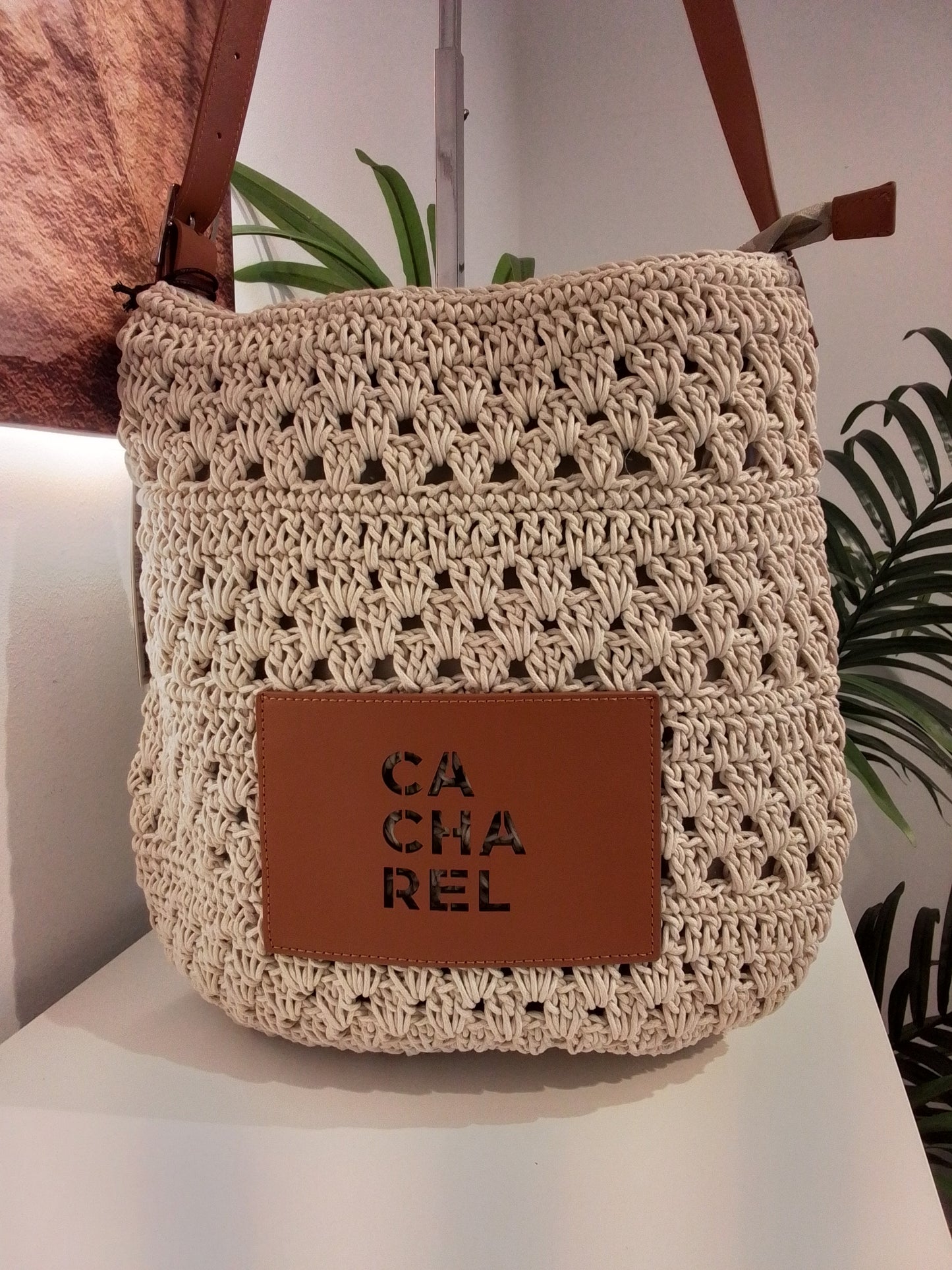 CO/Y261077 CUERO CACHAREL