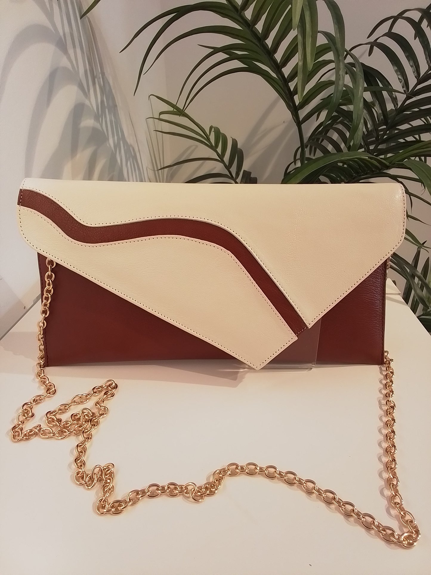 BOLSO B130 CUERO CREMA ANGARI