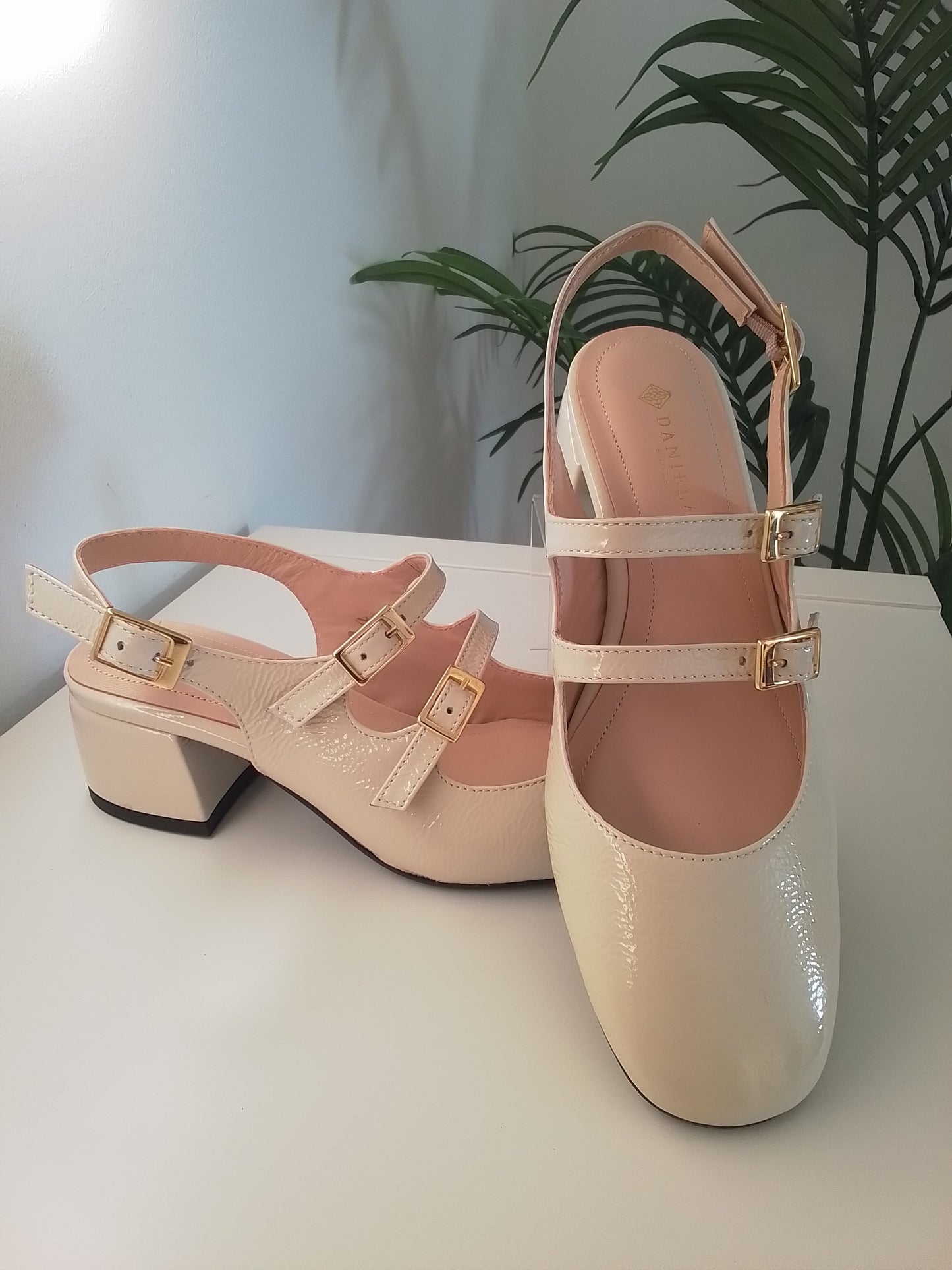 24544-IN25 BEIGE DANIELA