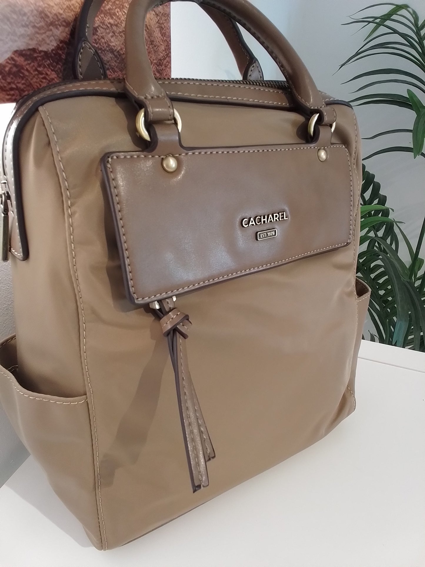 HD252232-IN25 MOCHILA TIERRA CACHAREL