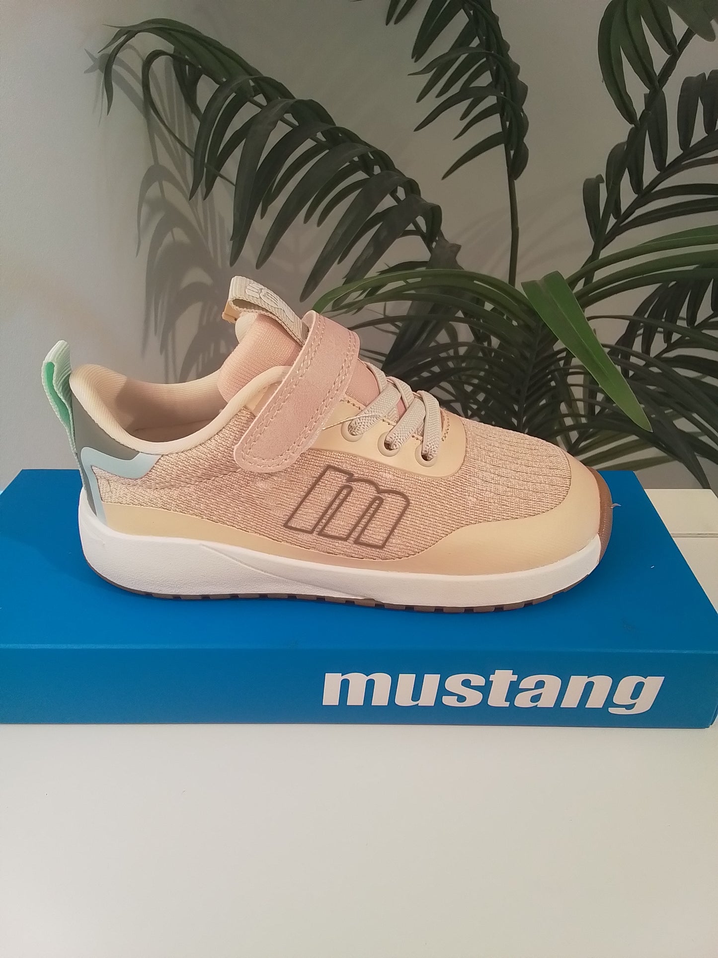49045-IN25 NUDE MUSTANG KIDS
