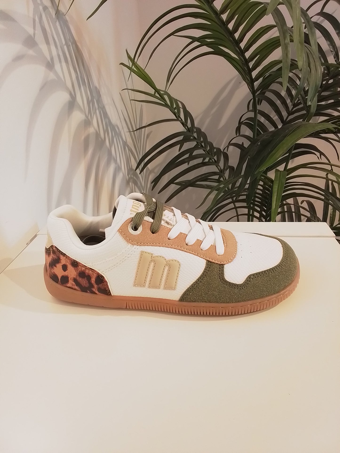 60840-V26 KAKI BAREFOOT MUSTANG