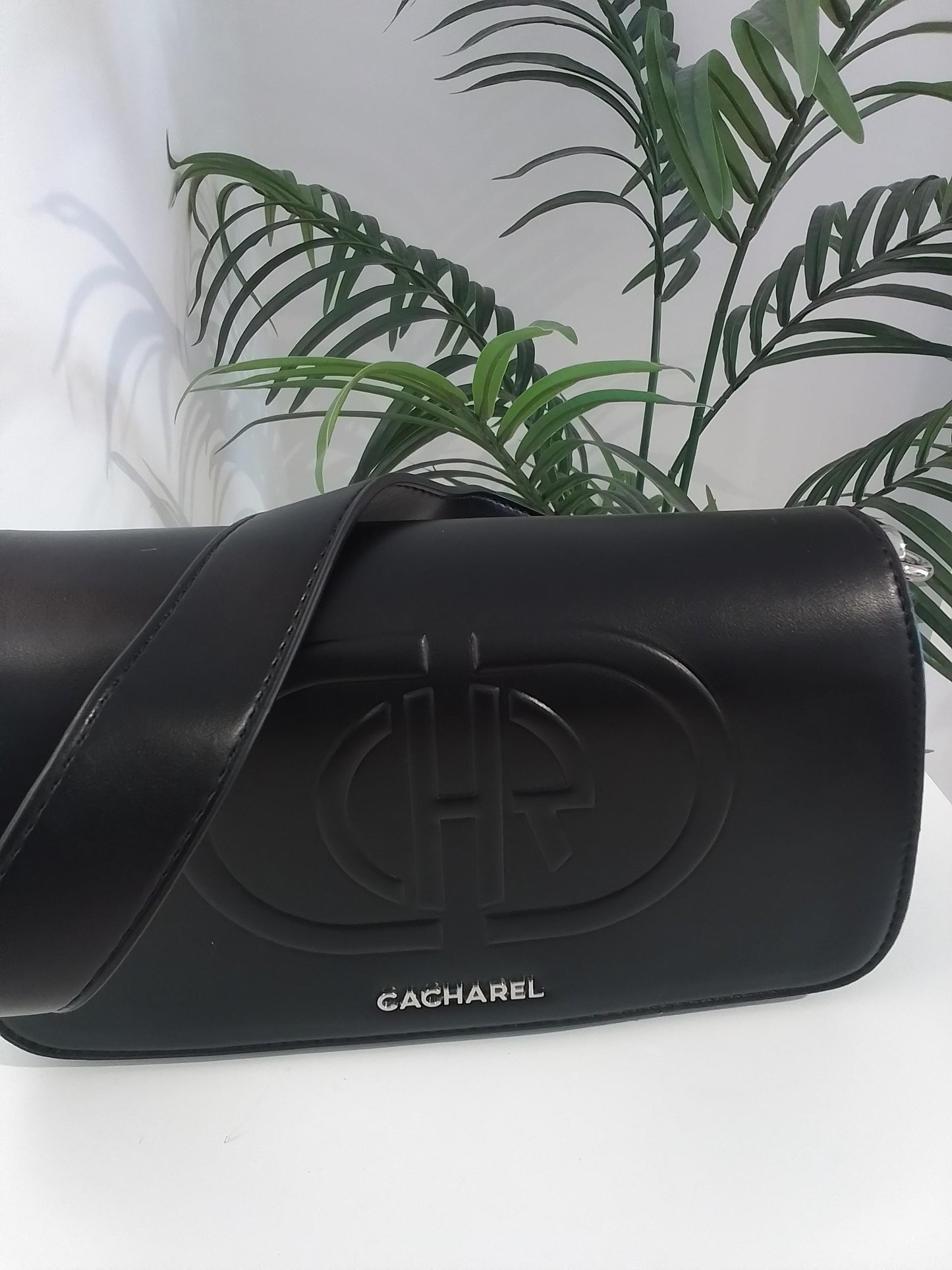LD252313-IM25 NEGRO CACHAREL