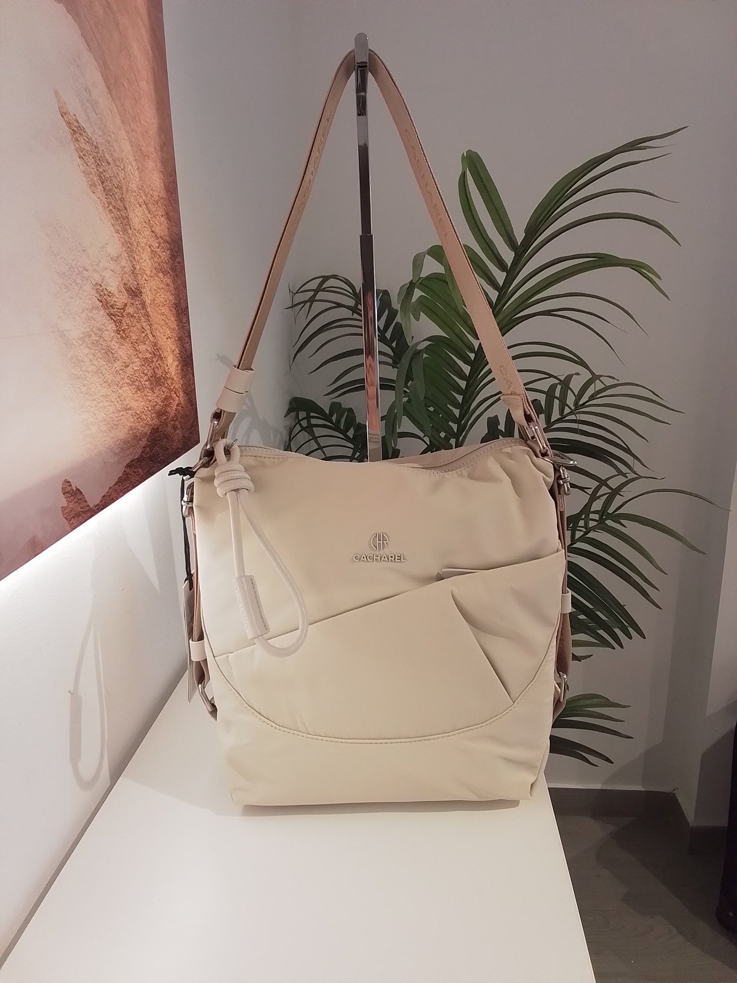 CR251107-V25 BOLSO MOCHILA CREMA CACHAREL