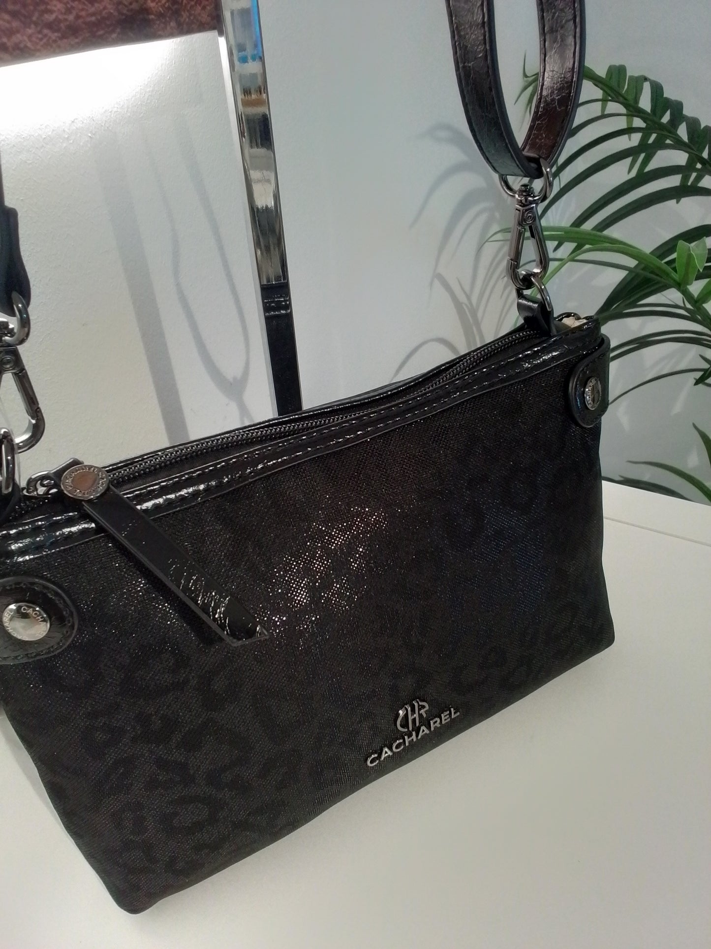CL252051-IN25 NEGRO CACHAREL