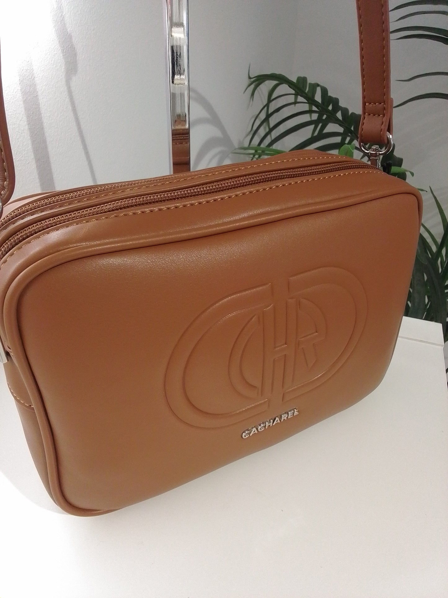 LD252315-IN25 CUERO CACHAREL