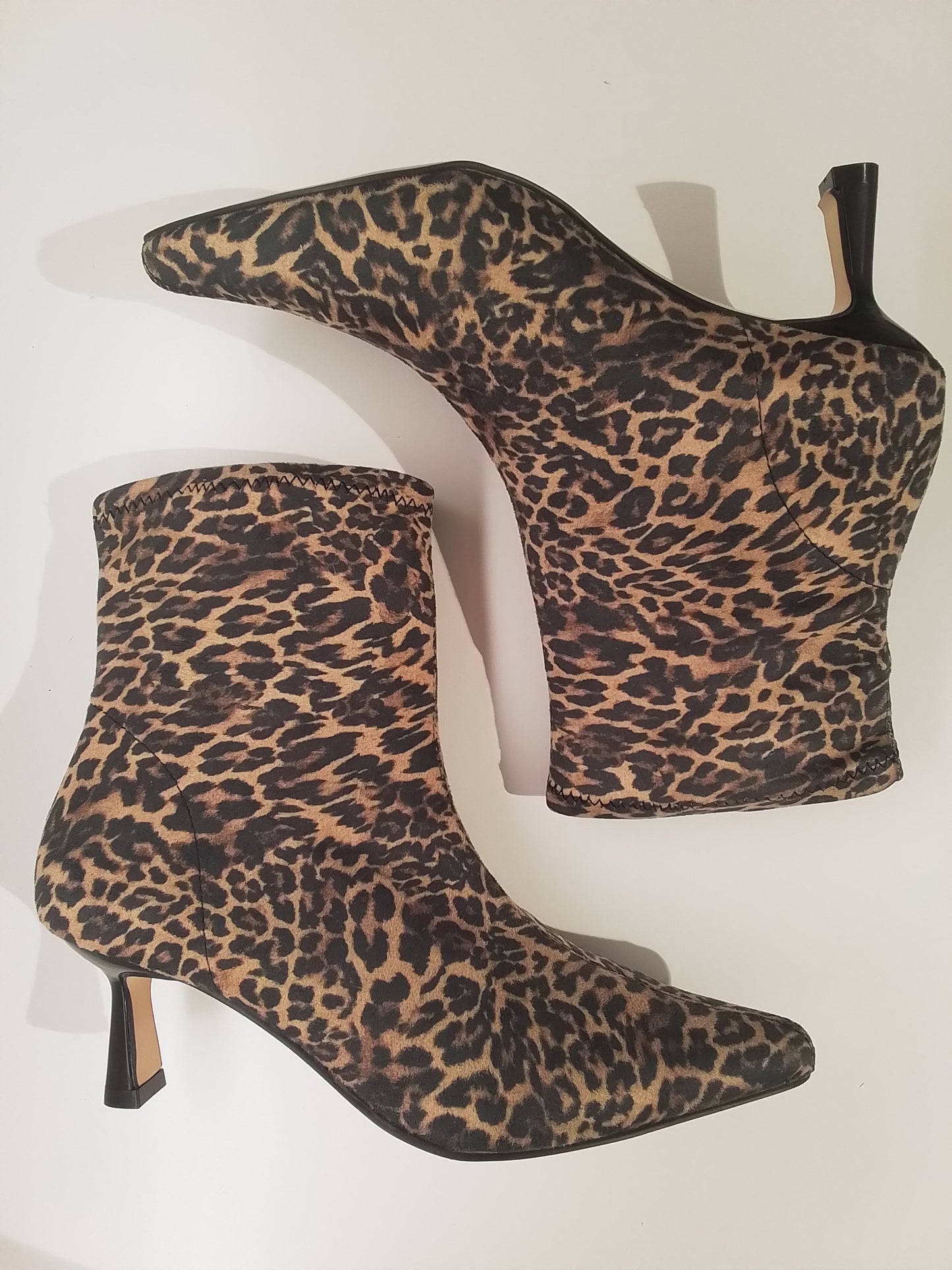 59671-IN25 LEOPARDO MUSTANG