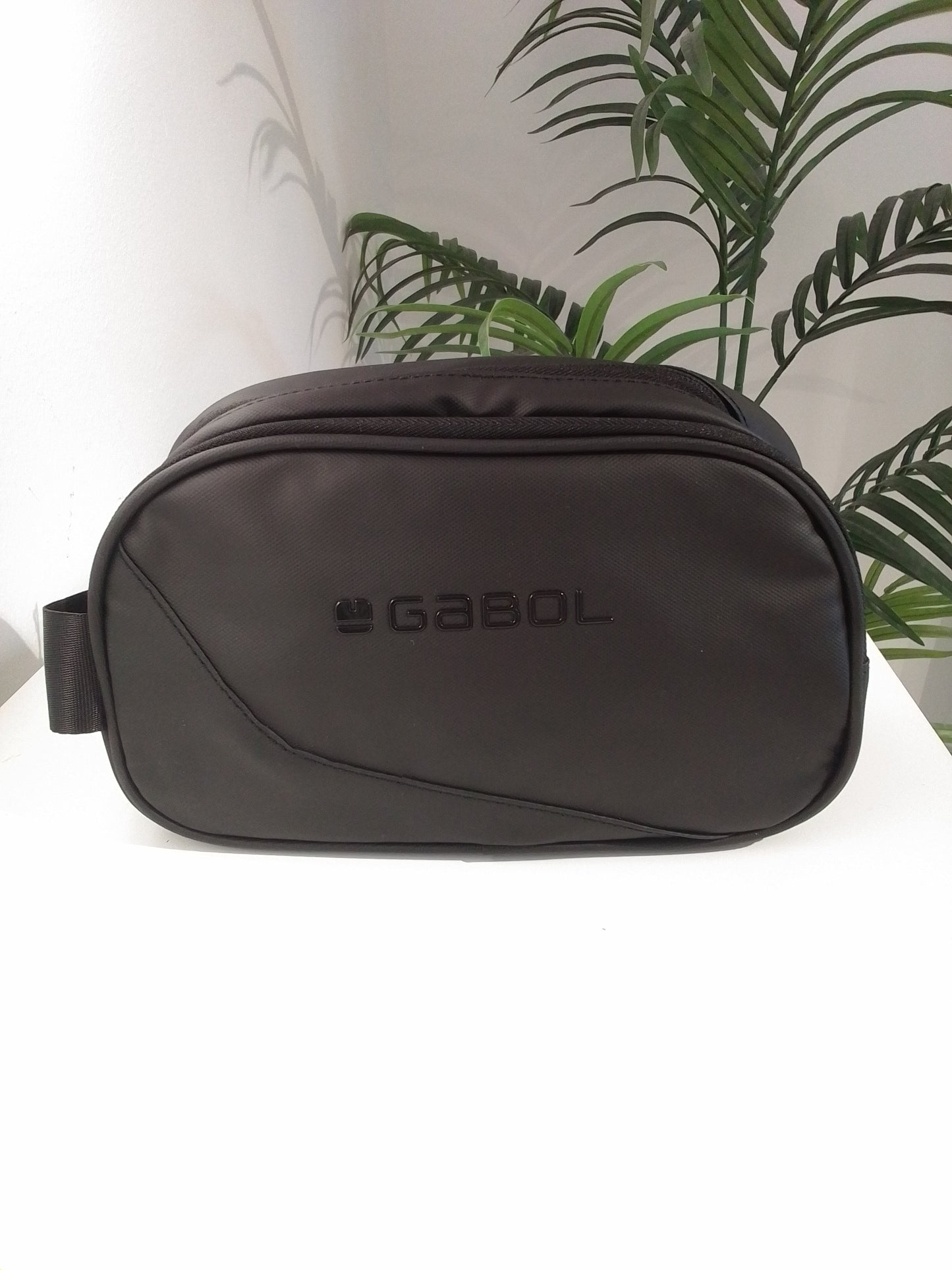125206 NECESER CANADA HOMBRE NEGRO GABOL