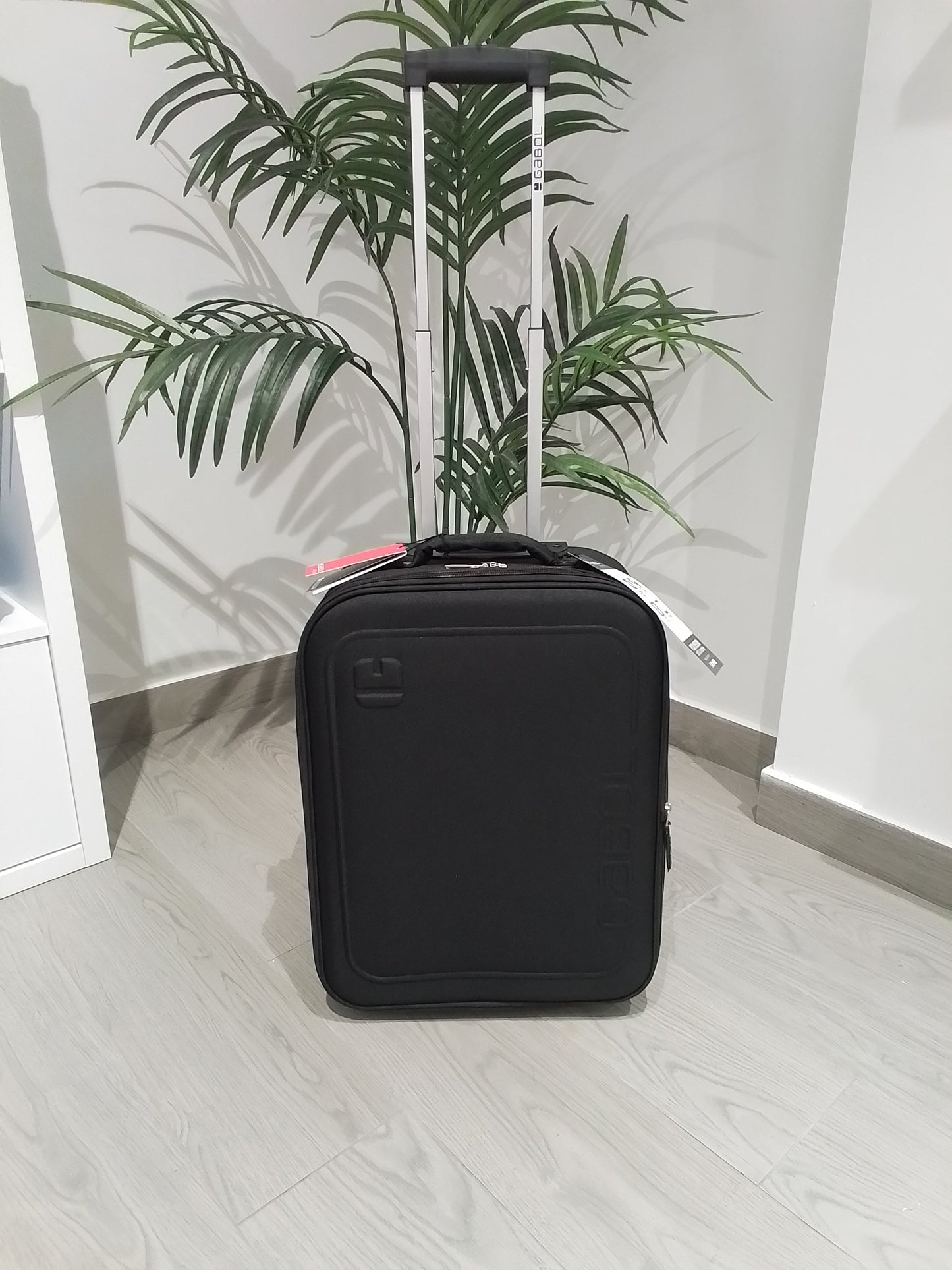 123221-MALETA CABINA ORBIT NEGRO GABOL