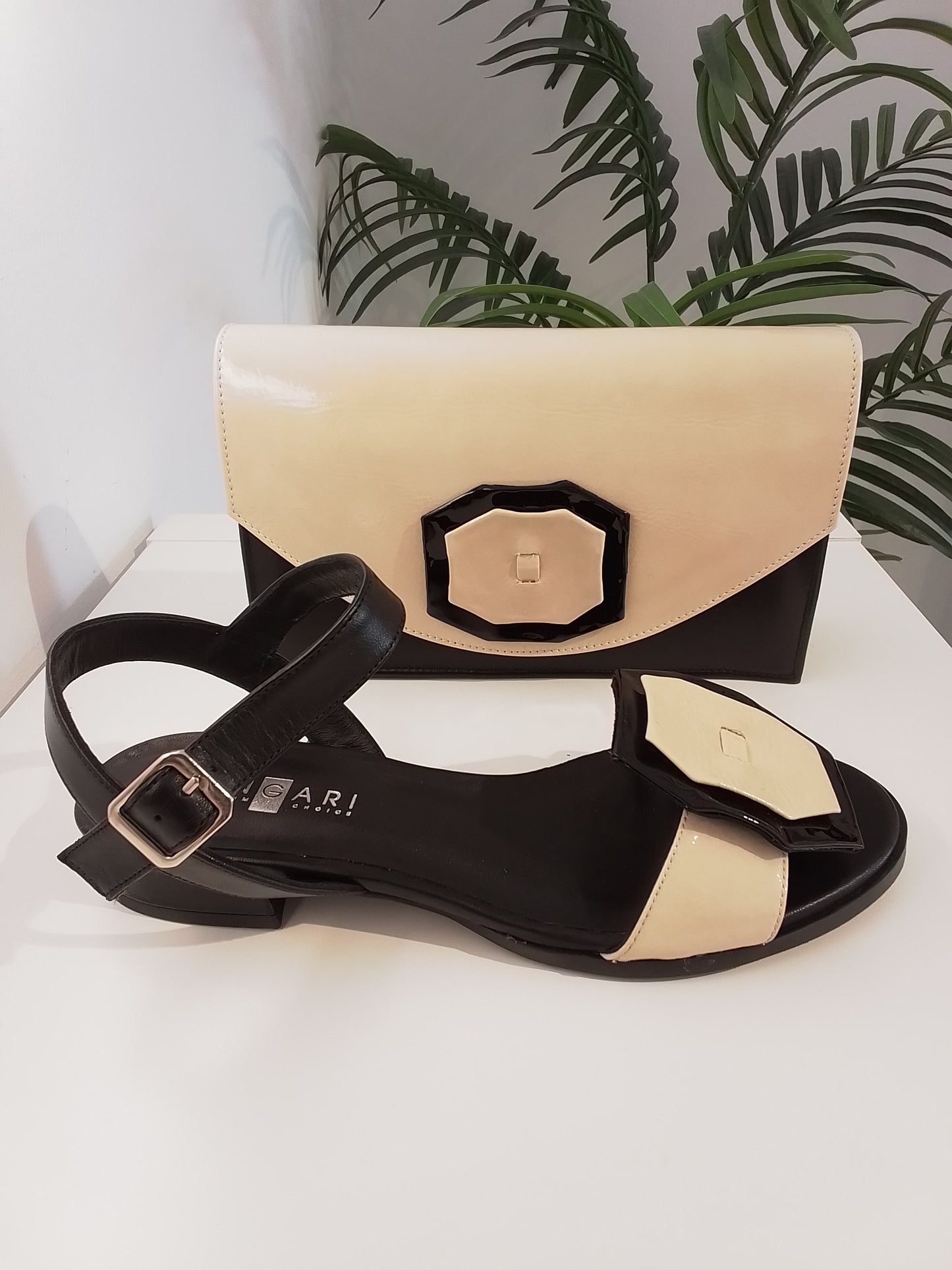 50516-V25 NEGRO/CREMA CHAROL ANGARI