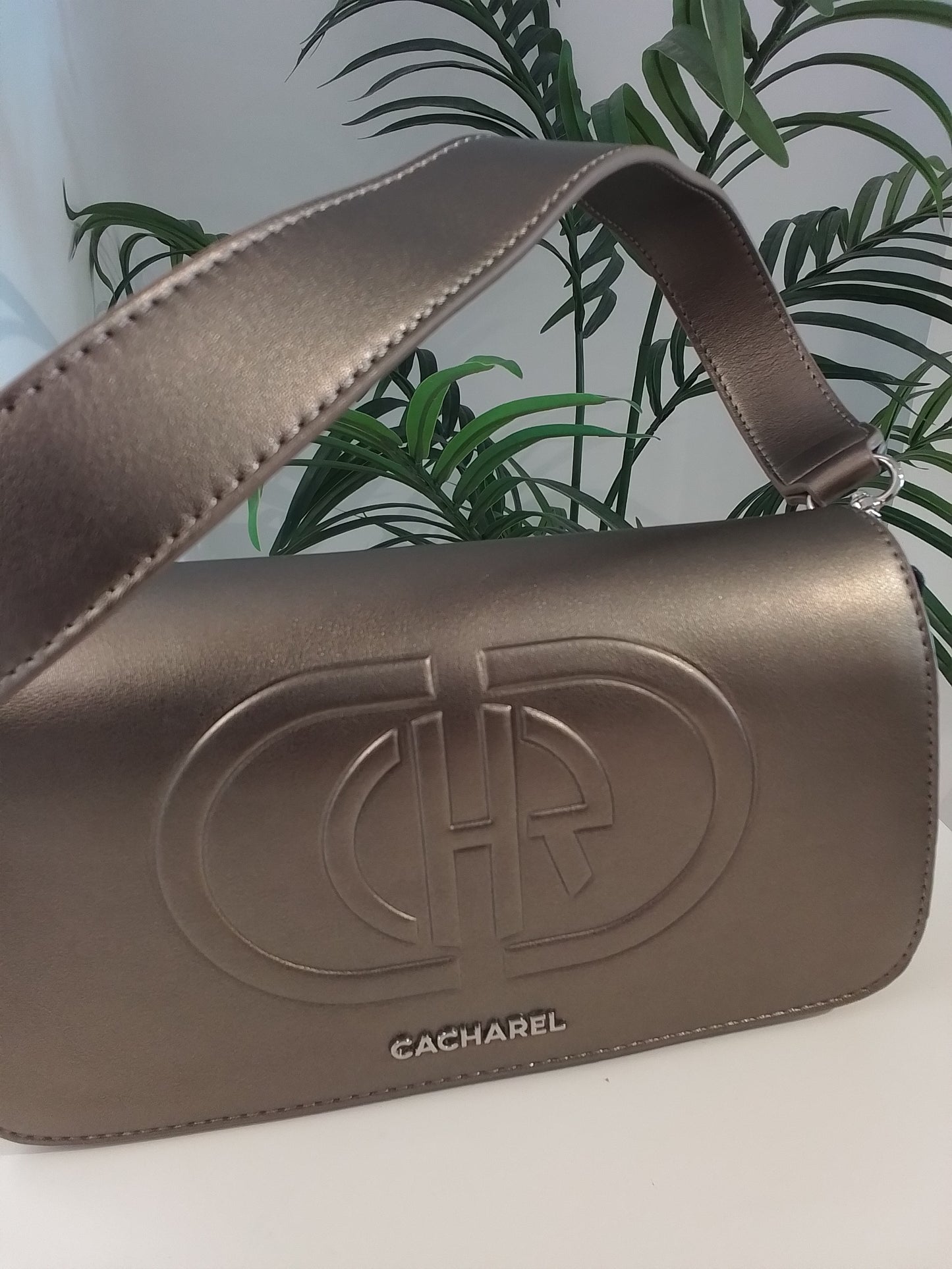 LD252313-IN25 ORO CACHAREL