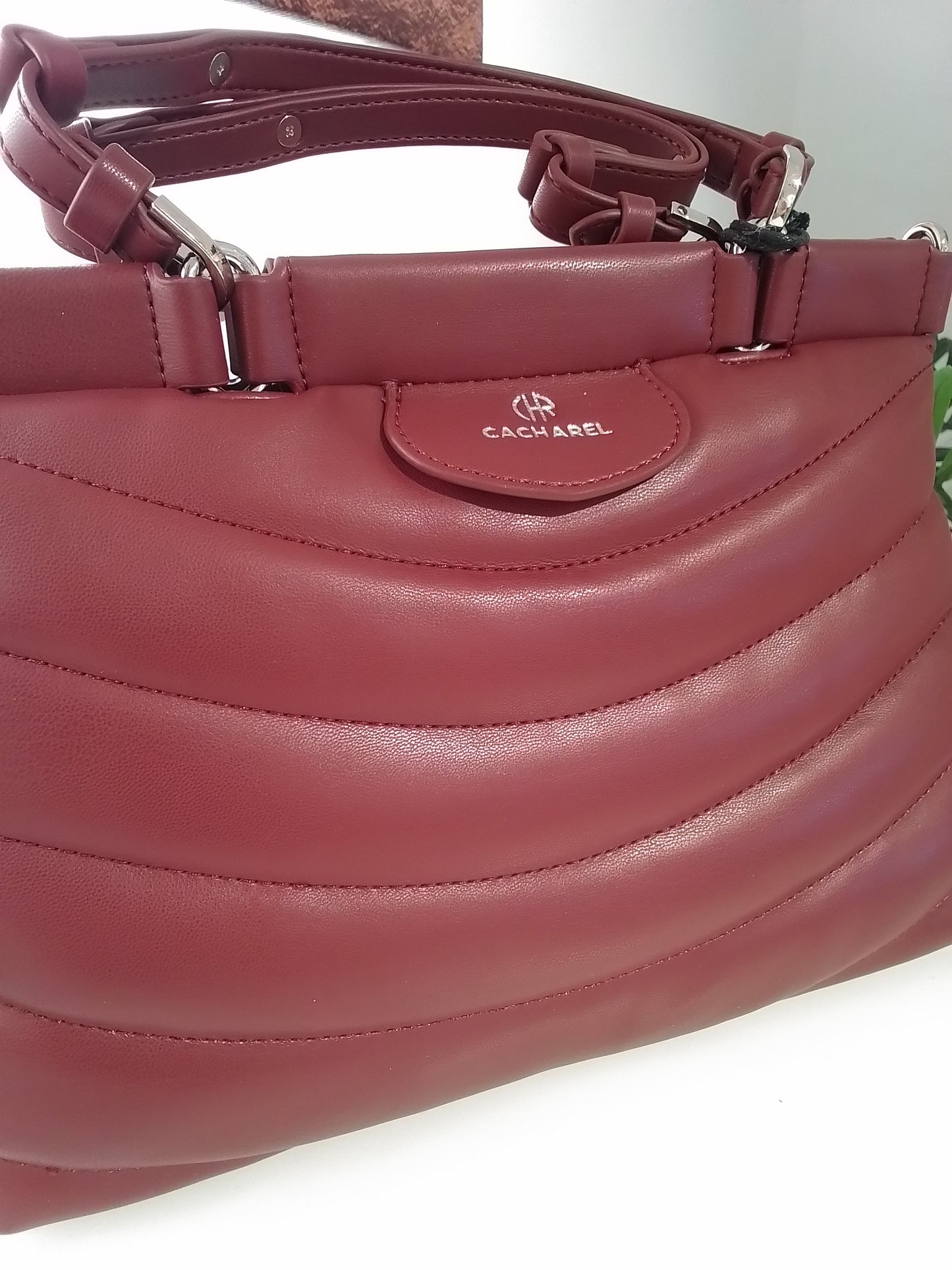 LA252302-IN25 CHERRY CACHAREL
