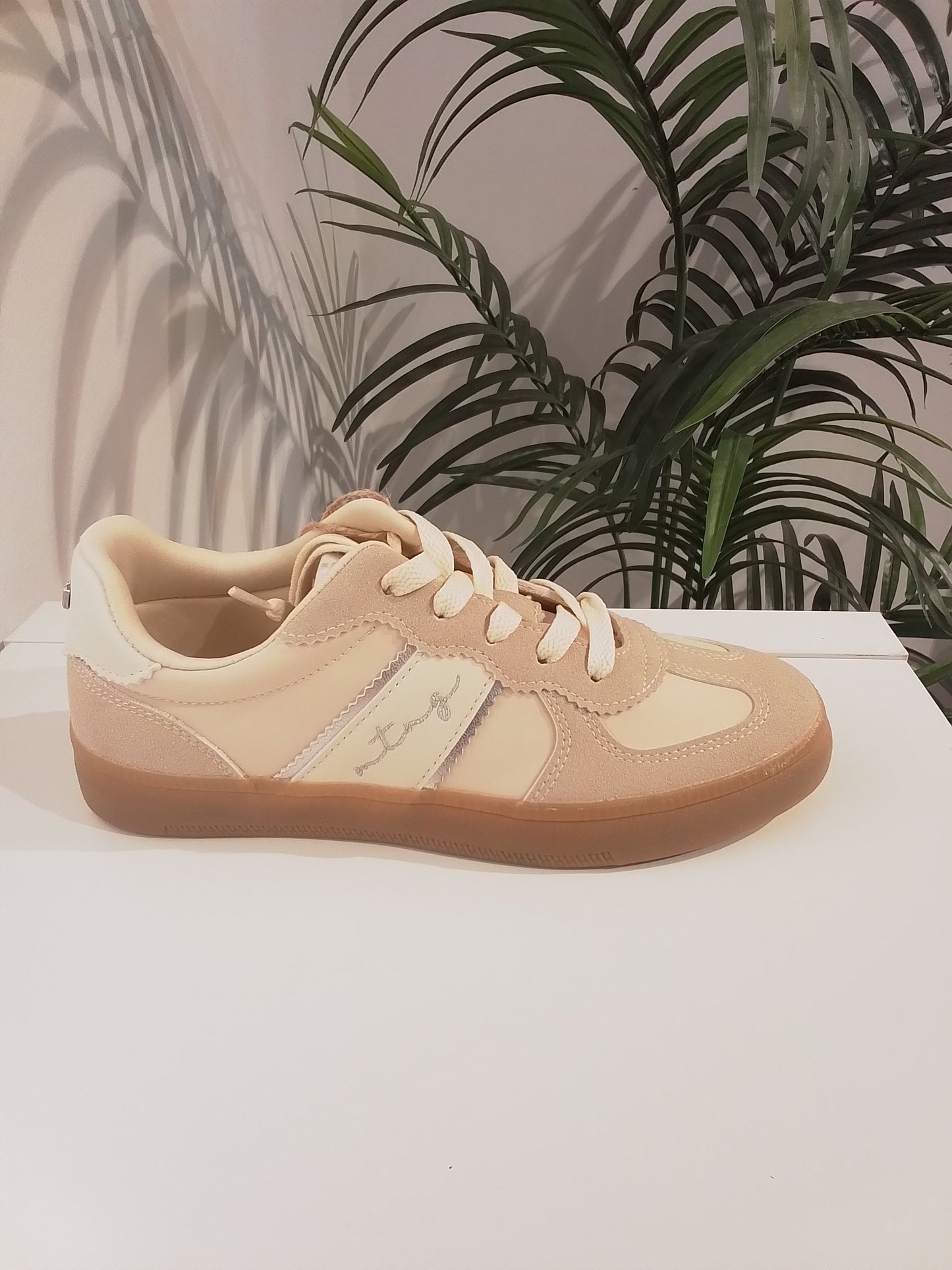 60860-V26 BEIGE MUSTANG