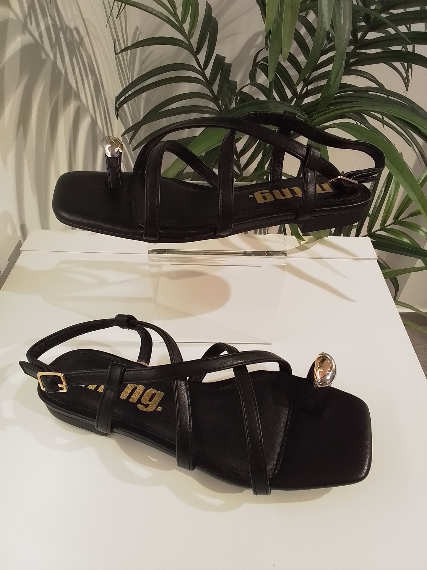 55681 NEGRO MUSTANG