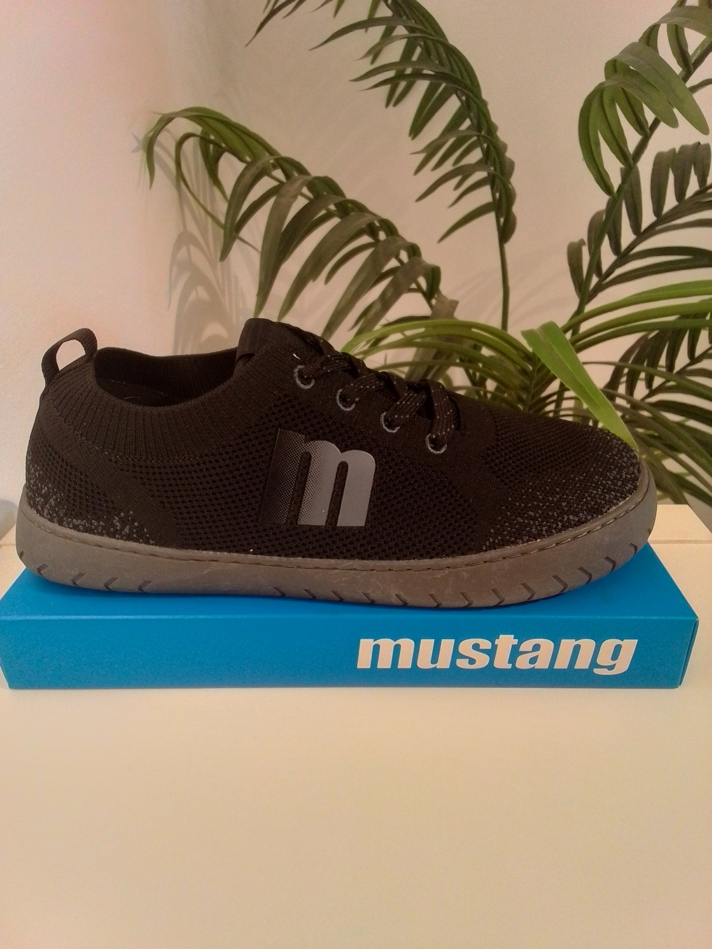 84801-IN25 BAREFOOT NEGRO MUSTANG