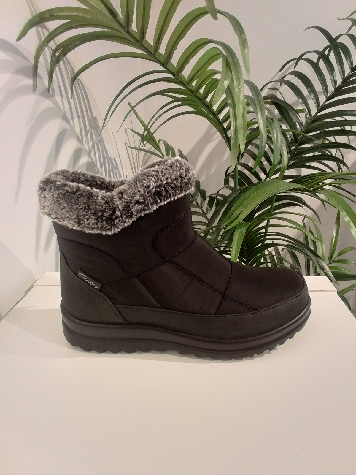 L4671 NEGRO TREINTAS