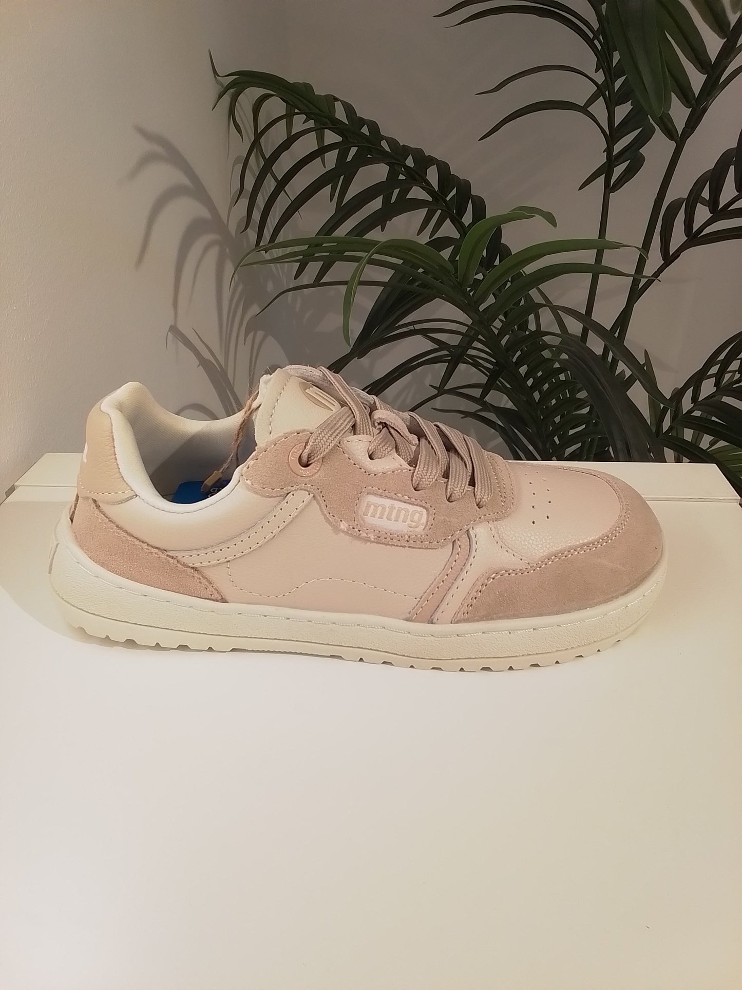 60950-IN25 BAREFOOT SUDE PINK MUSTANG