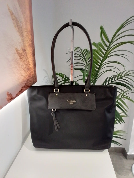 HD252234-IN25 NEGRO CACHAREL