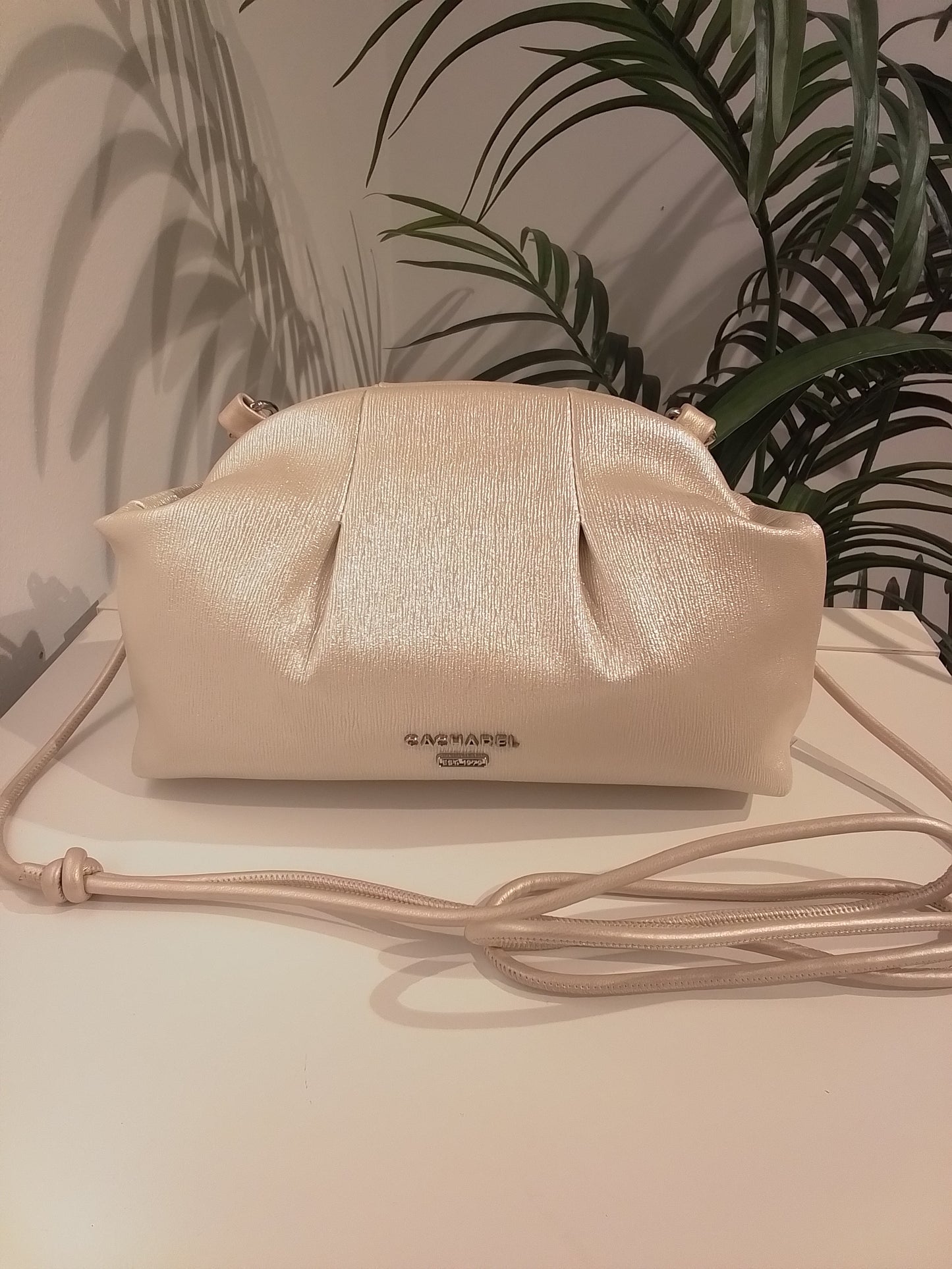 CP261081 ORO CACHAREL
