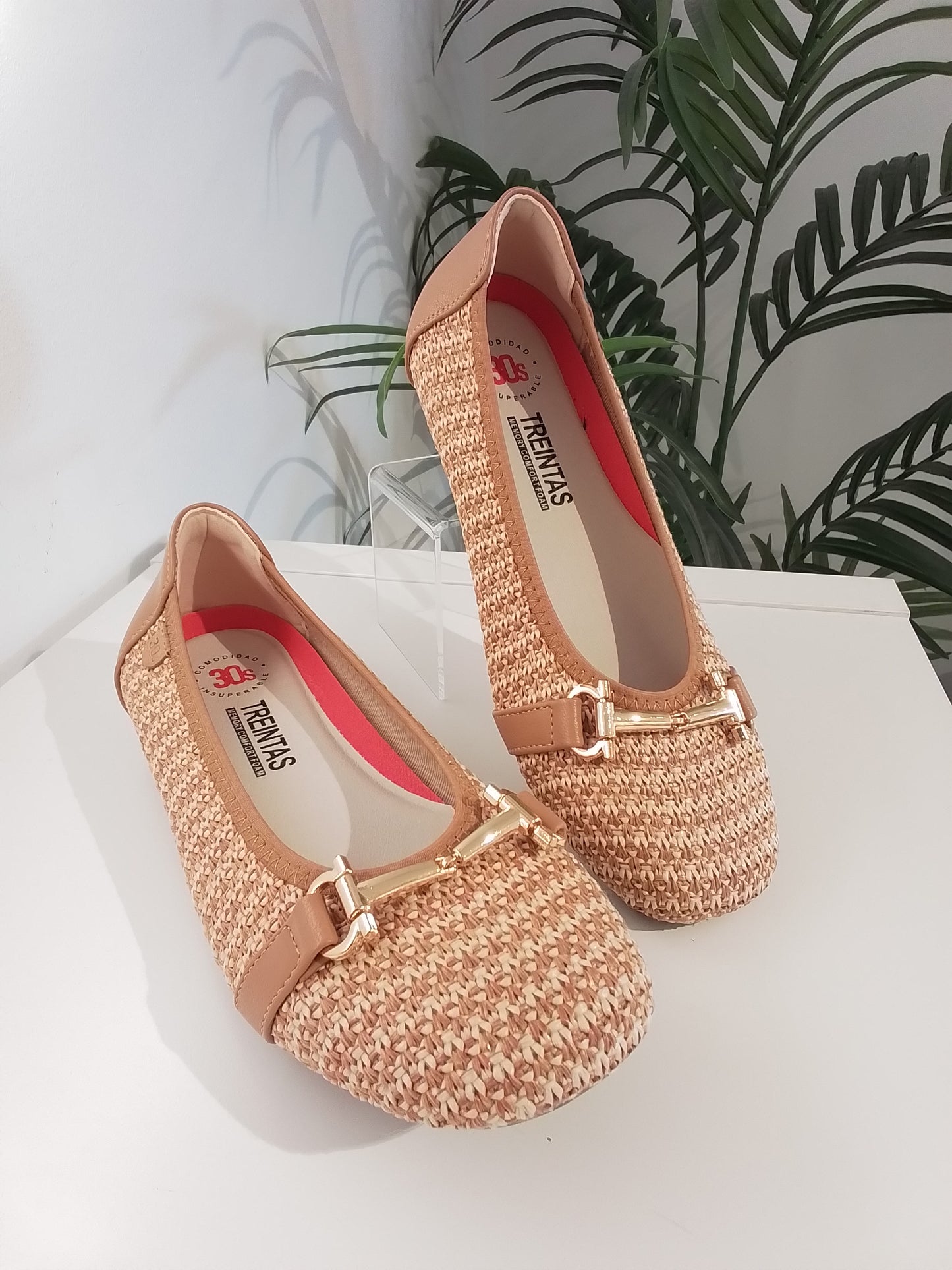 L4362-V25 CUERO TREINTAS