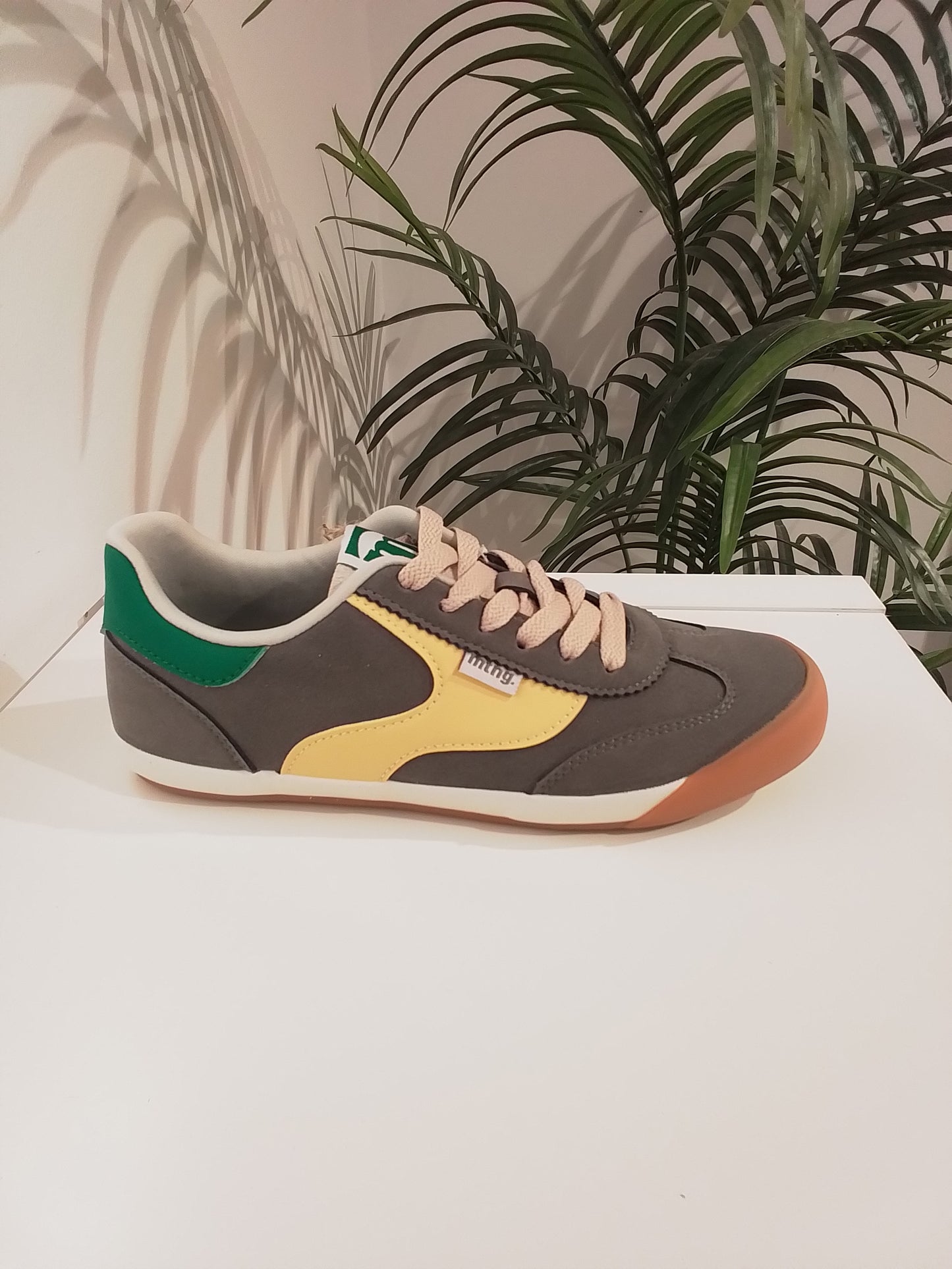 60940-V26 GRIS AMARILLO MUSTANG