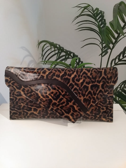 B130-IN25 LEOPARDO  ANGARI