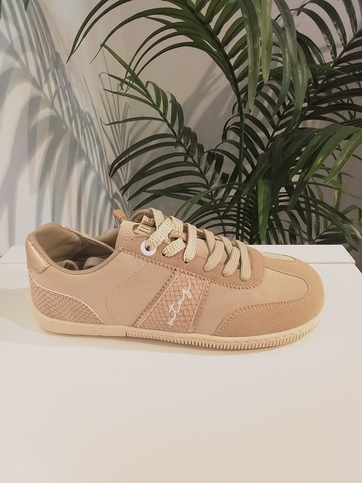 85501 CRUDO ORO MUSTANG BAREFOOT