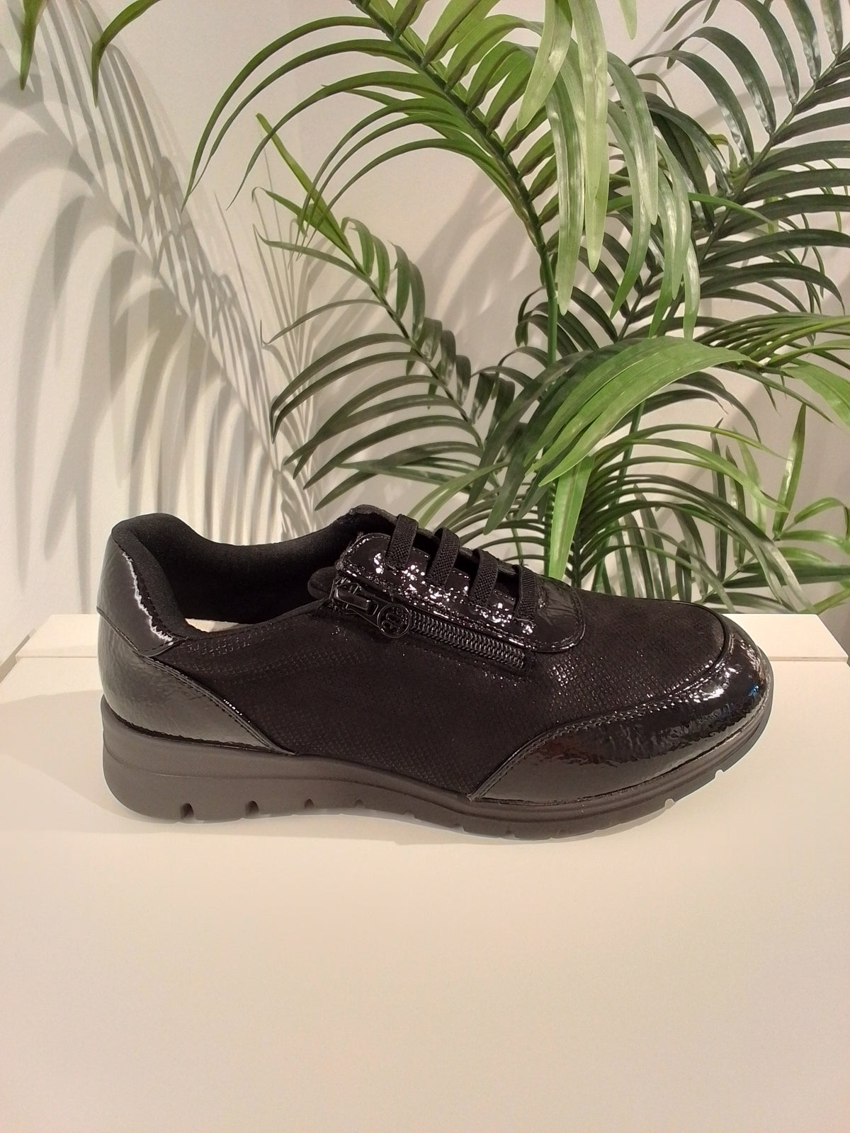 L4674 NEGRO TREINTAS
