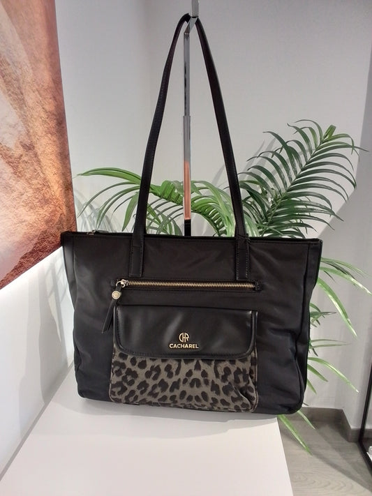 CP262075 NEGRO CACHAREL