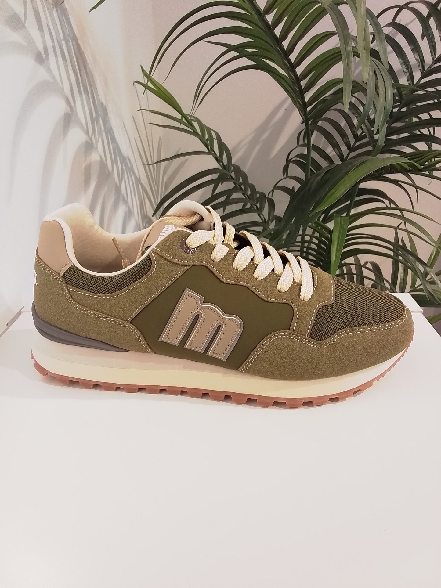 84711-V26 KAKI MUSTANG JOGGO TRACK