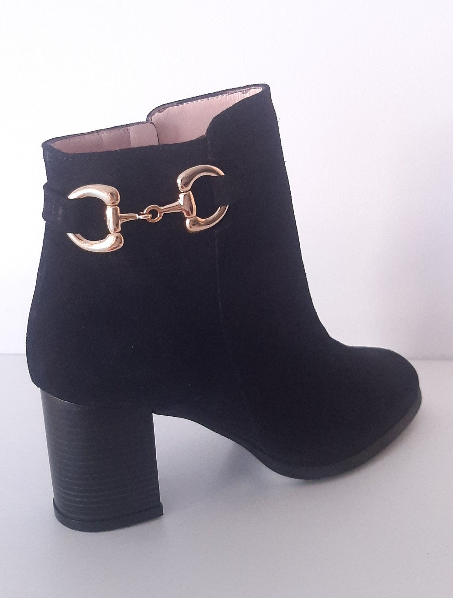 5621 - negro DANIELA