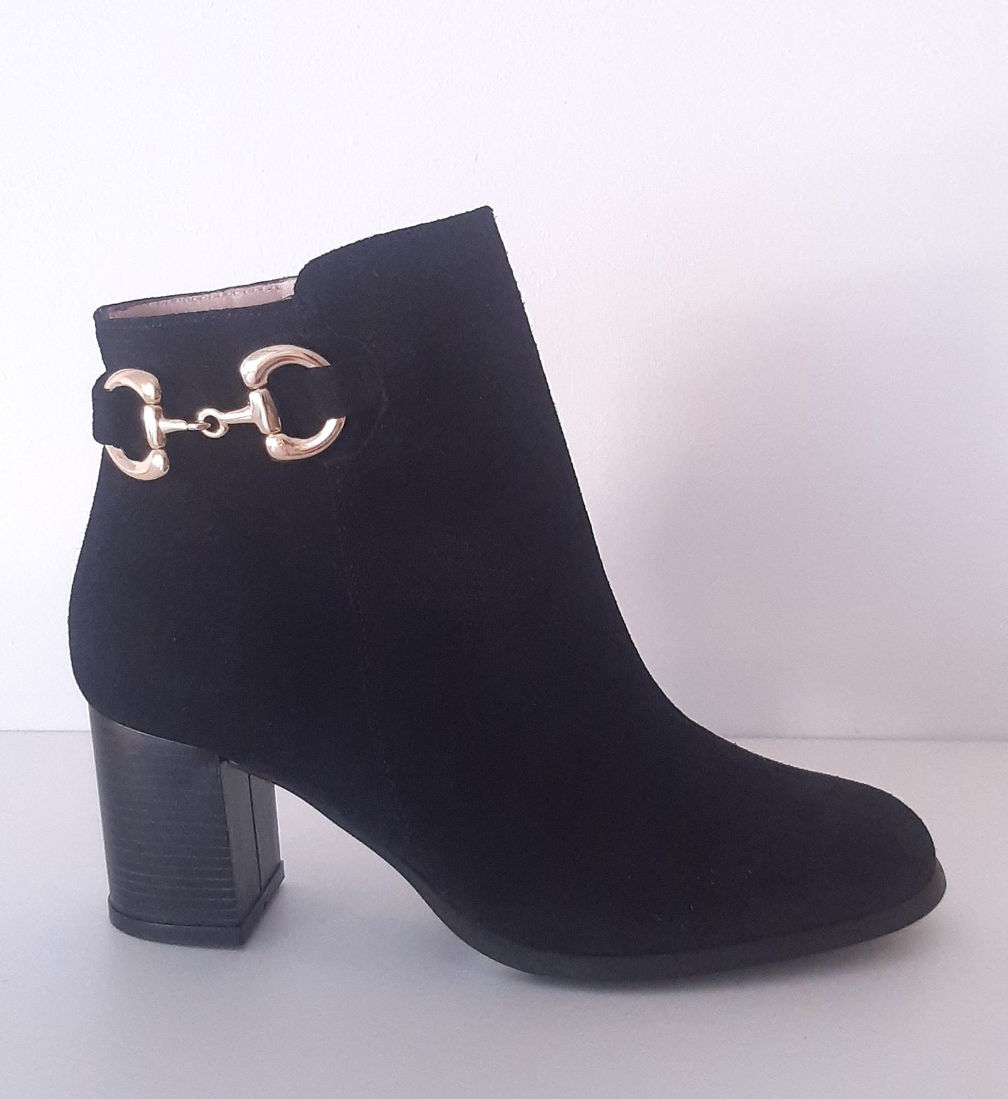 5621 - negro DANIELA